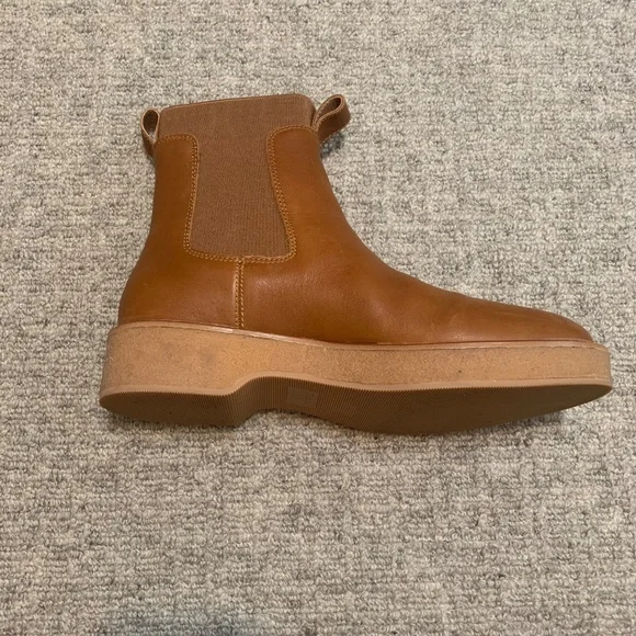 Madewell Camryn Chelsea Crepe Sole Boots, Women's 10.5, Leather English Saddle - Picture 2 of 9